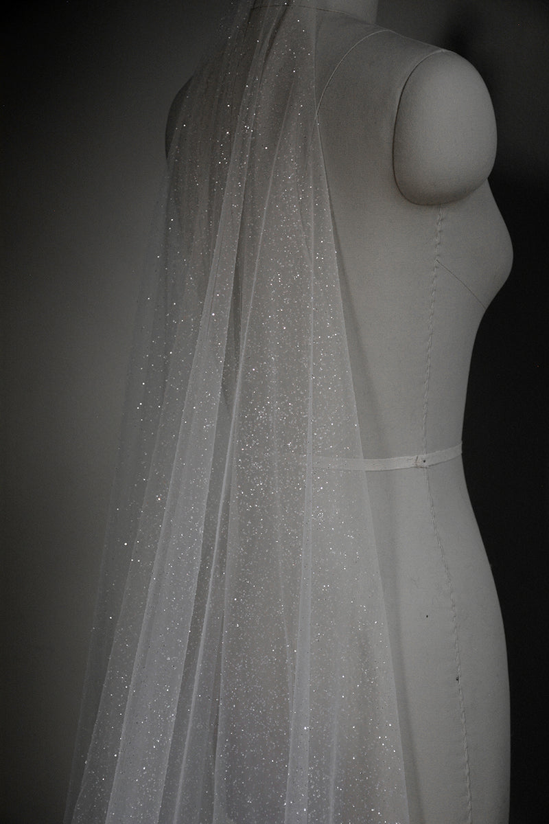 AURA long sparkle veil