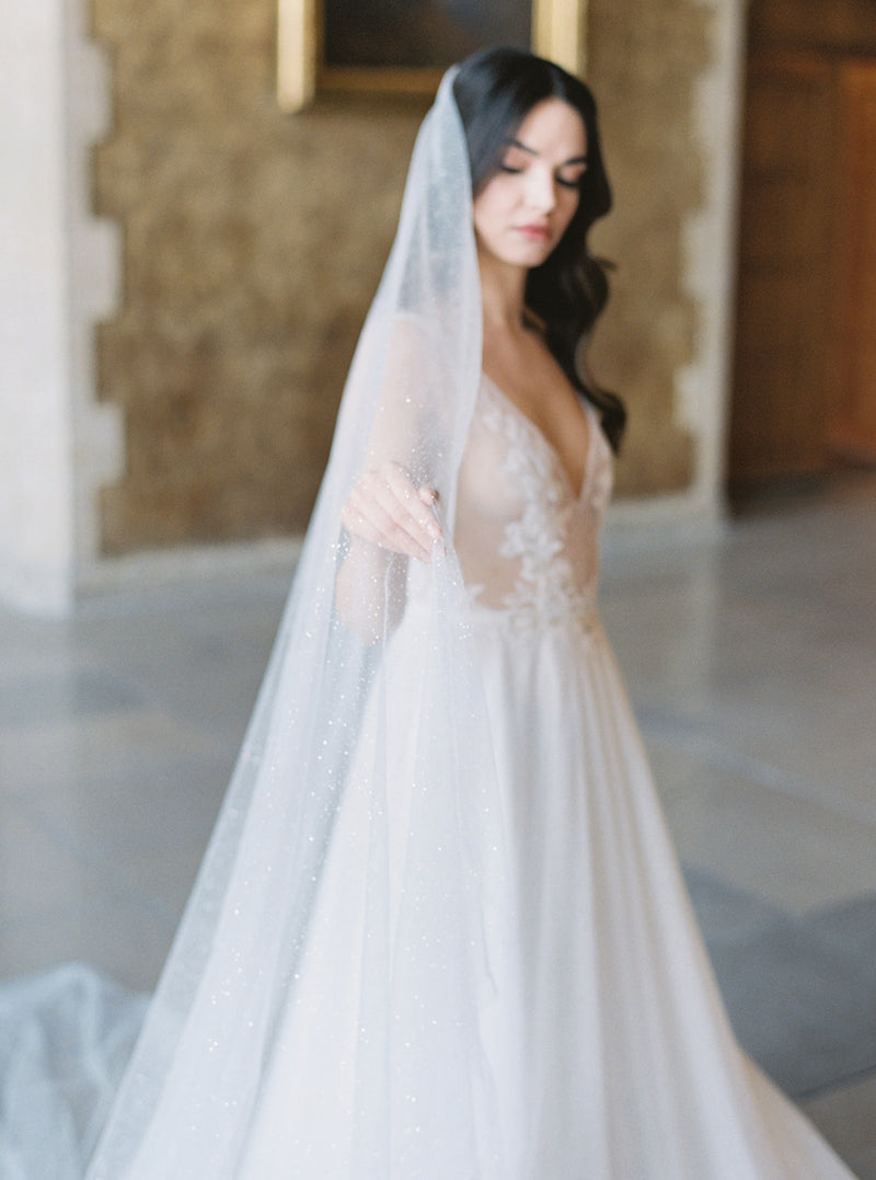AURA long sparkle veil