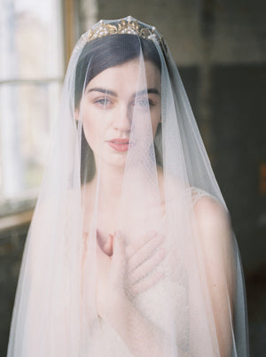 Circle drop veil.