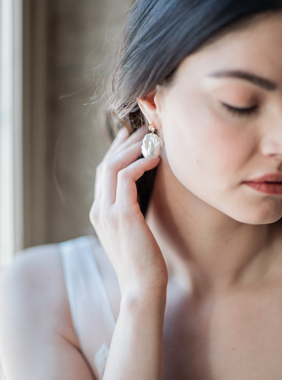 Baroque pearl drop earrings.