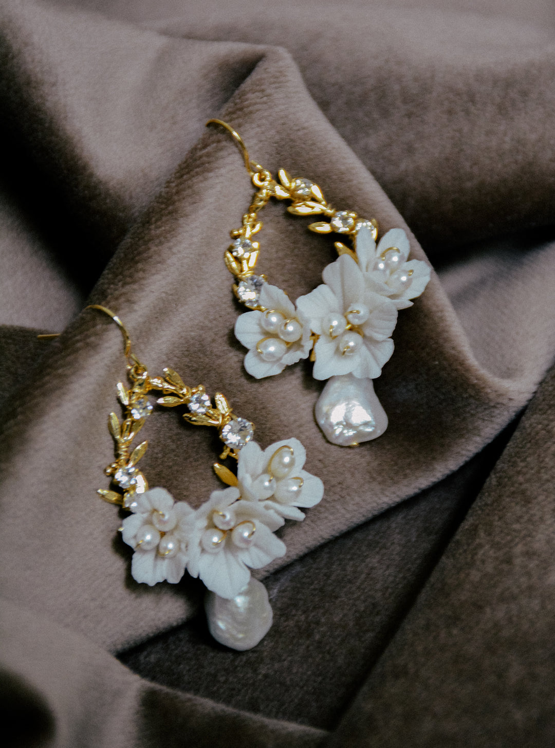 Floral bridal earrings.