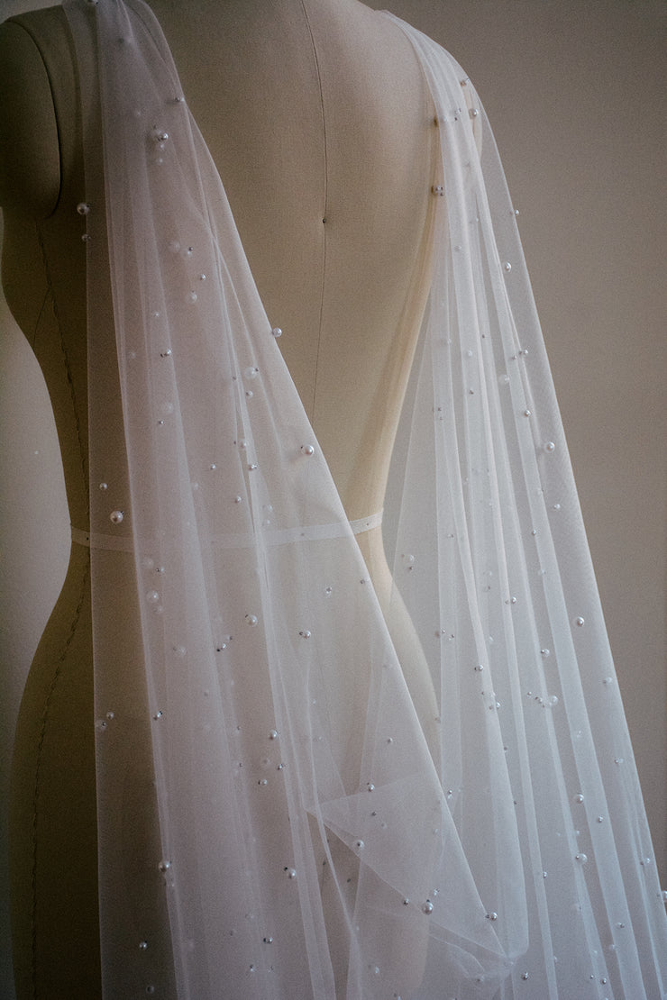 NEBULA pearl cape