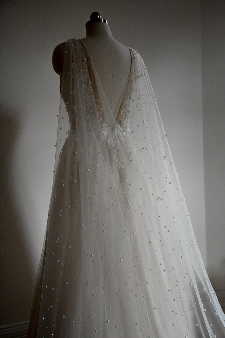 NEBULA pearl cape