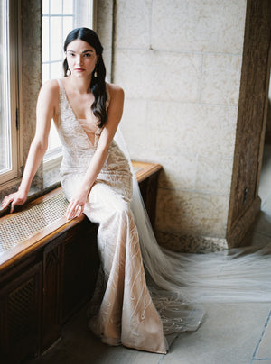 Firm silk wedding veil.