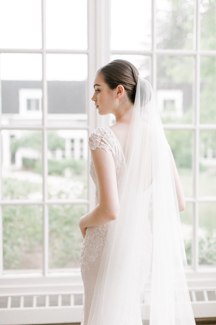 VIVIANNE bridal veil with a blusher