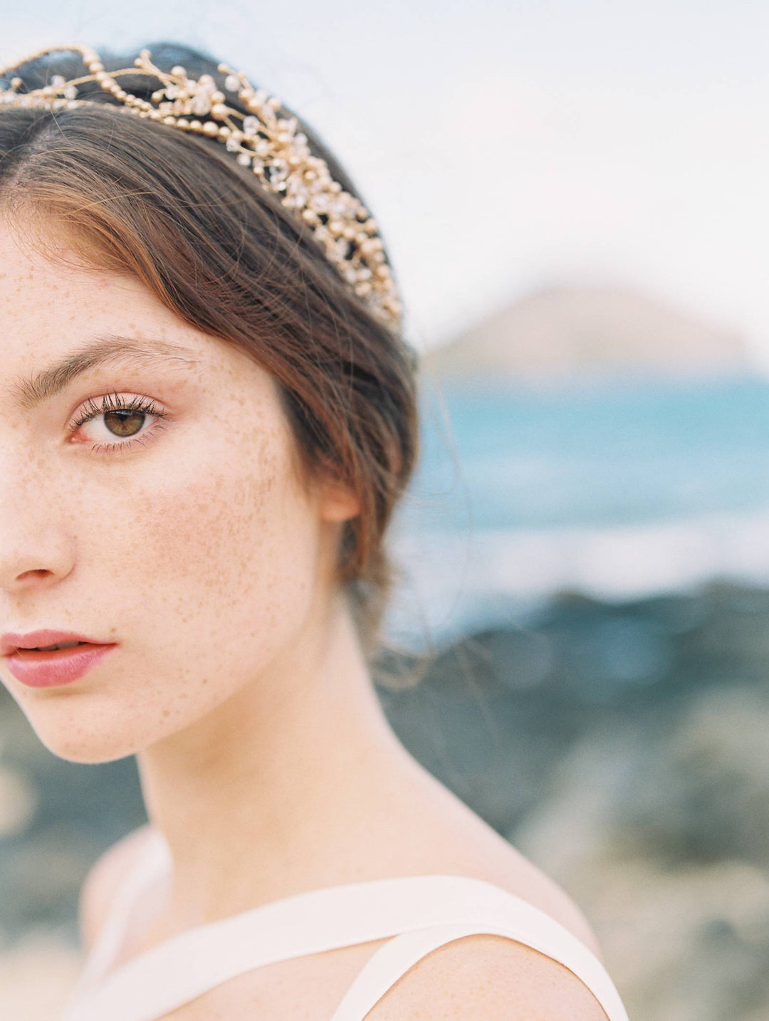 AMIRA | Crystal and Gold Pearl Wedding Crown - Noon on the Moon