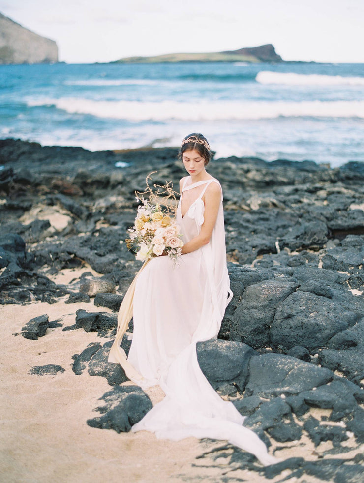 AMIRA | Crystal and Gold Pearl Wedding Crown - Noon on the Moon