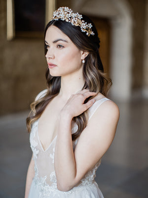 BEATRICE | Pearl Bridal Crown with Flowers - Noon on the Moon