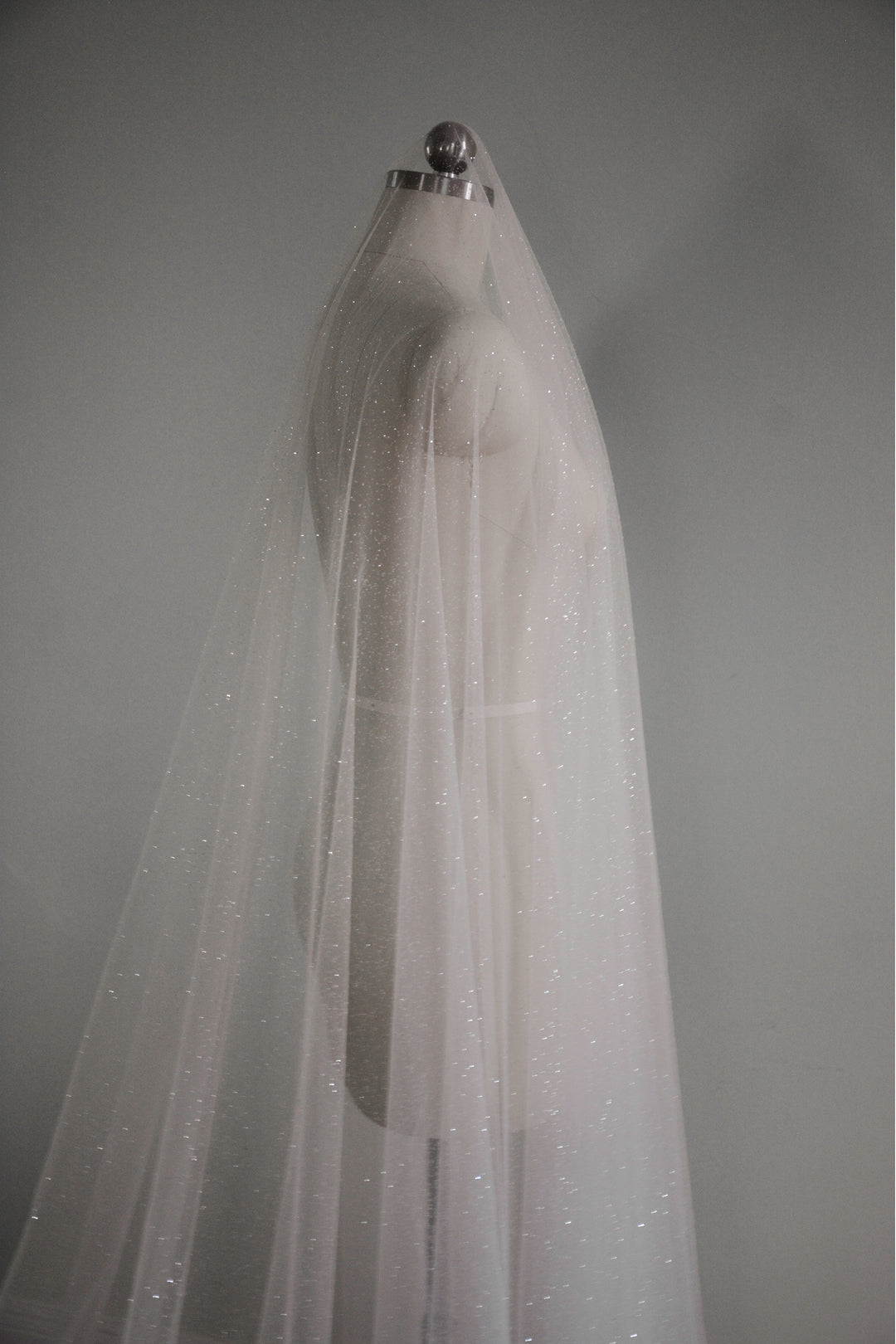 CAPELLA sparkling wedding veil with blusher