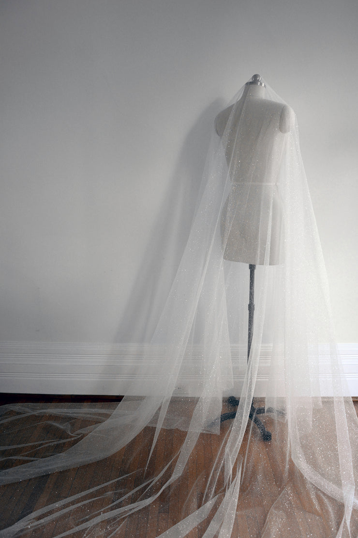 CAPELLA sparkling wedding veil with blusher