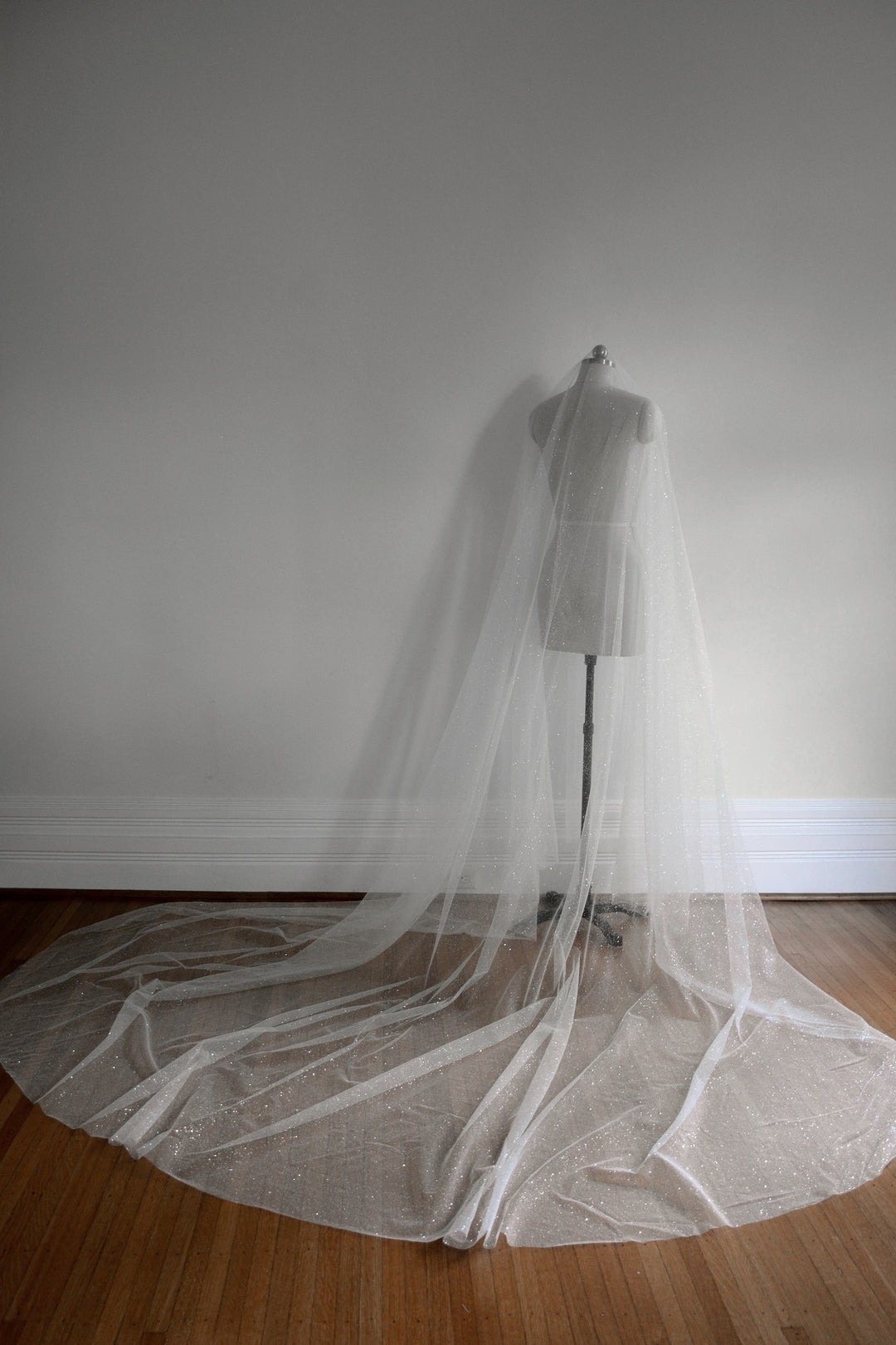 CAPELLA sparkling wedding veil with blusher