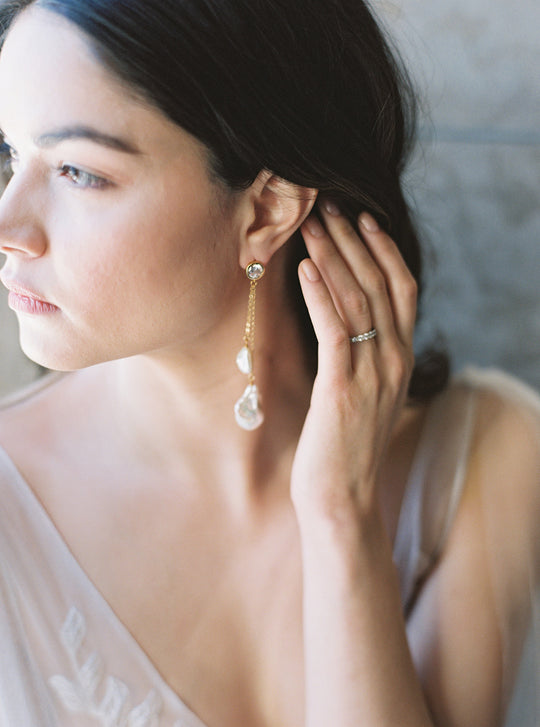 DALLI | Baroque Pearl Dangle Earrings - Noon on the Moon