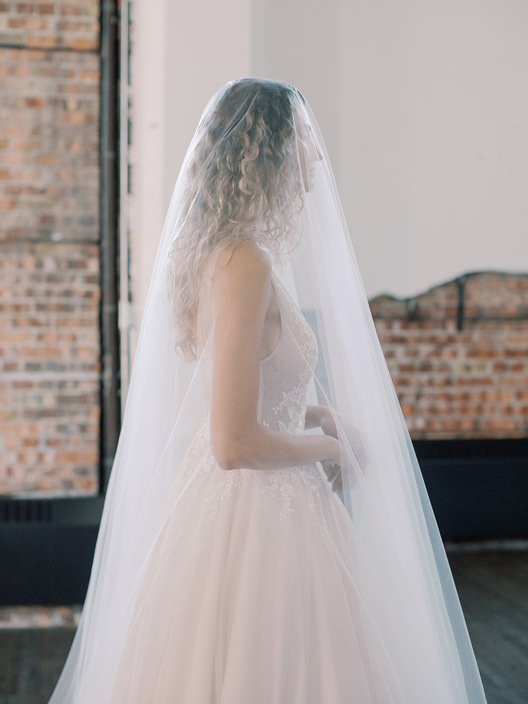 EVANGELINE long blusher veil