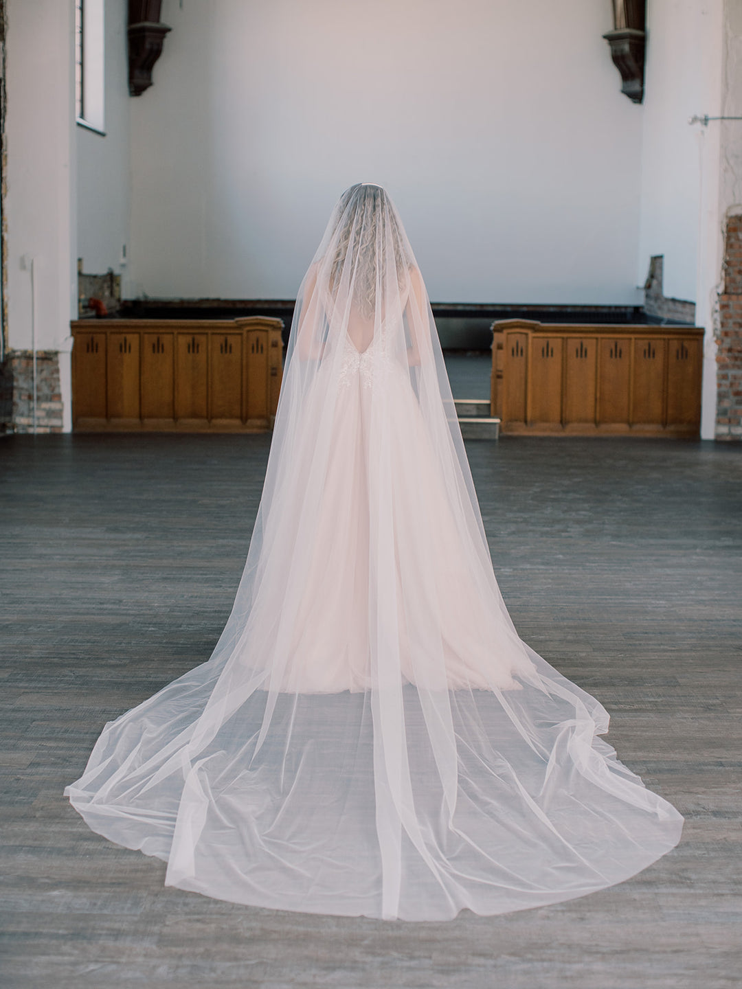 EVANGELINE long blusher veil