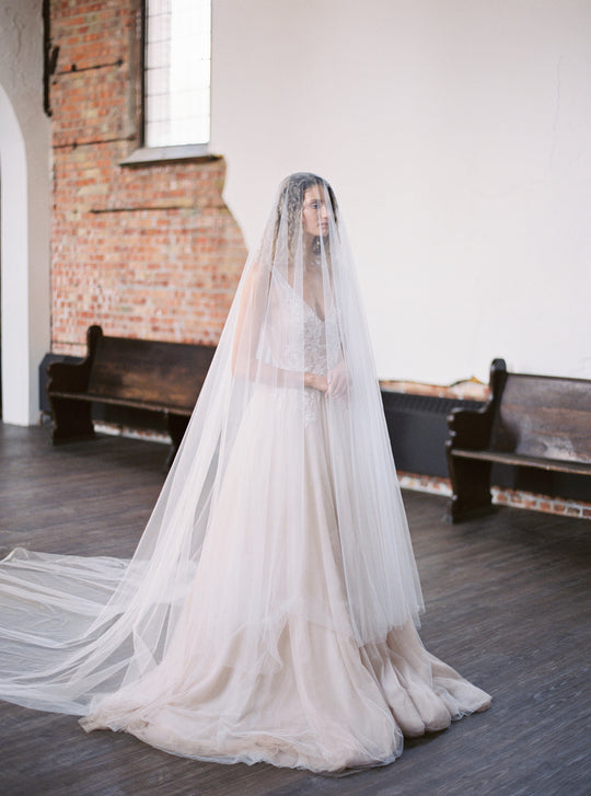 EVANGELINE long blusher veil