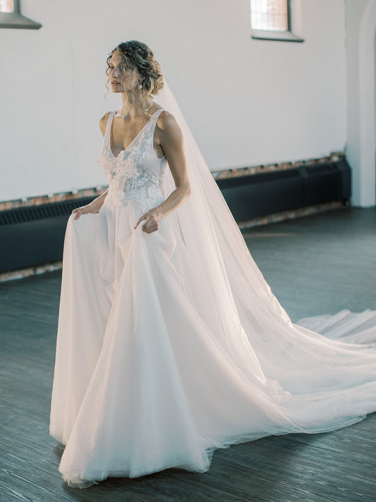 EVANGELINE long blusher veil