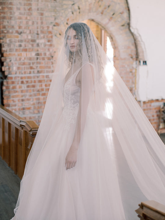 EVANGELINE long blusher veil