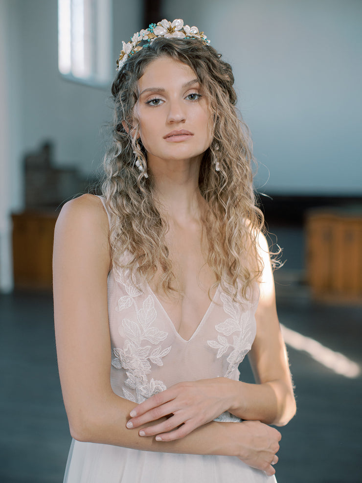 GAIA pearl flower crown