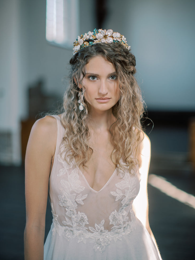 GAIA pearl flower crown