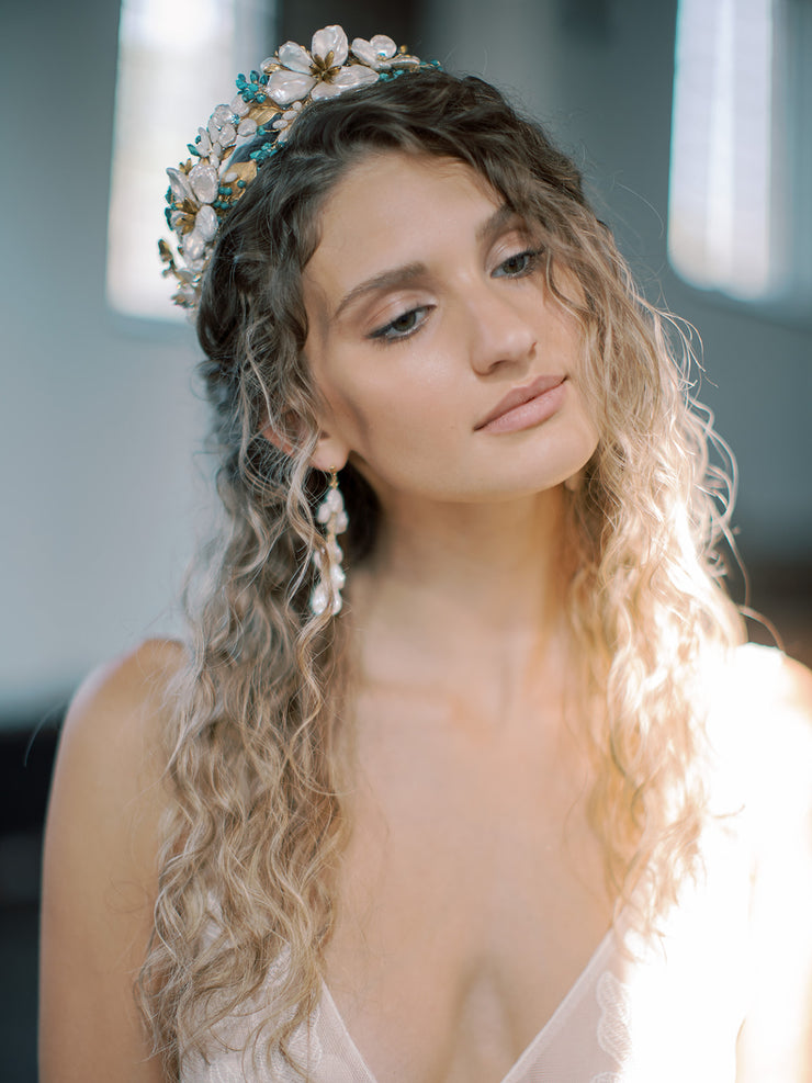 GAIA pearl flower crown