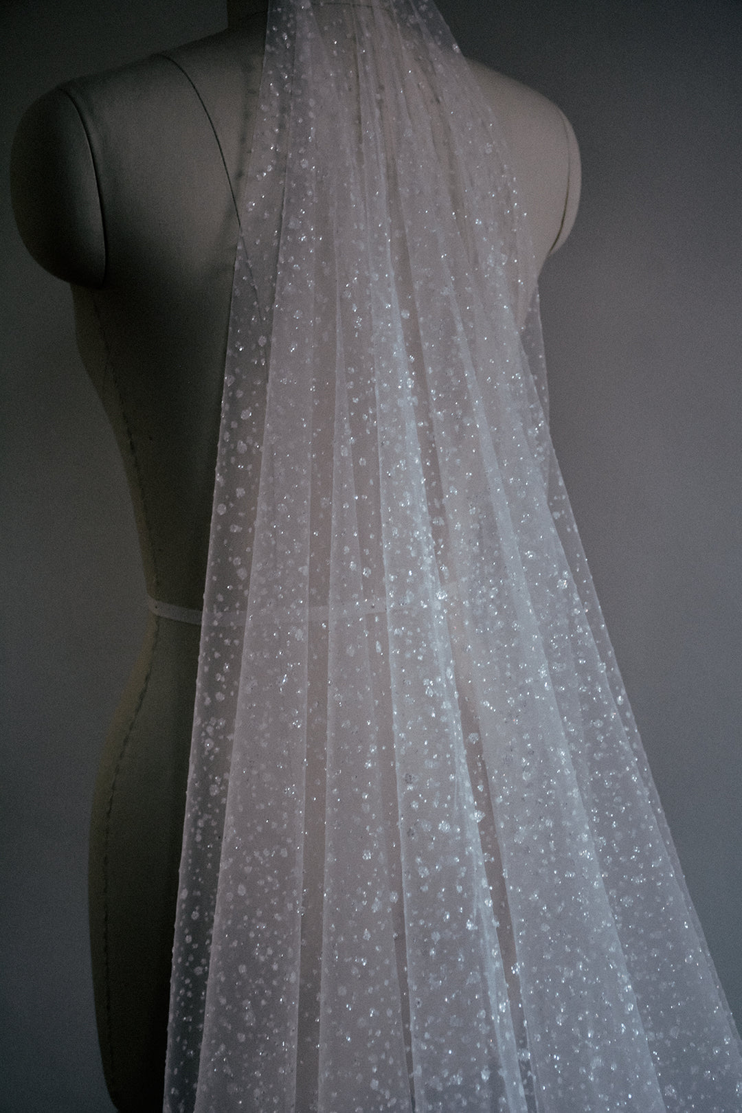 MIDNIGHT, Crystal wedding veil with blusher