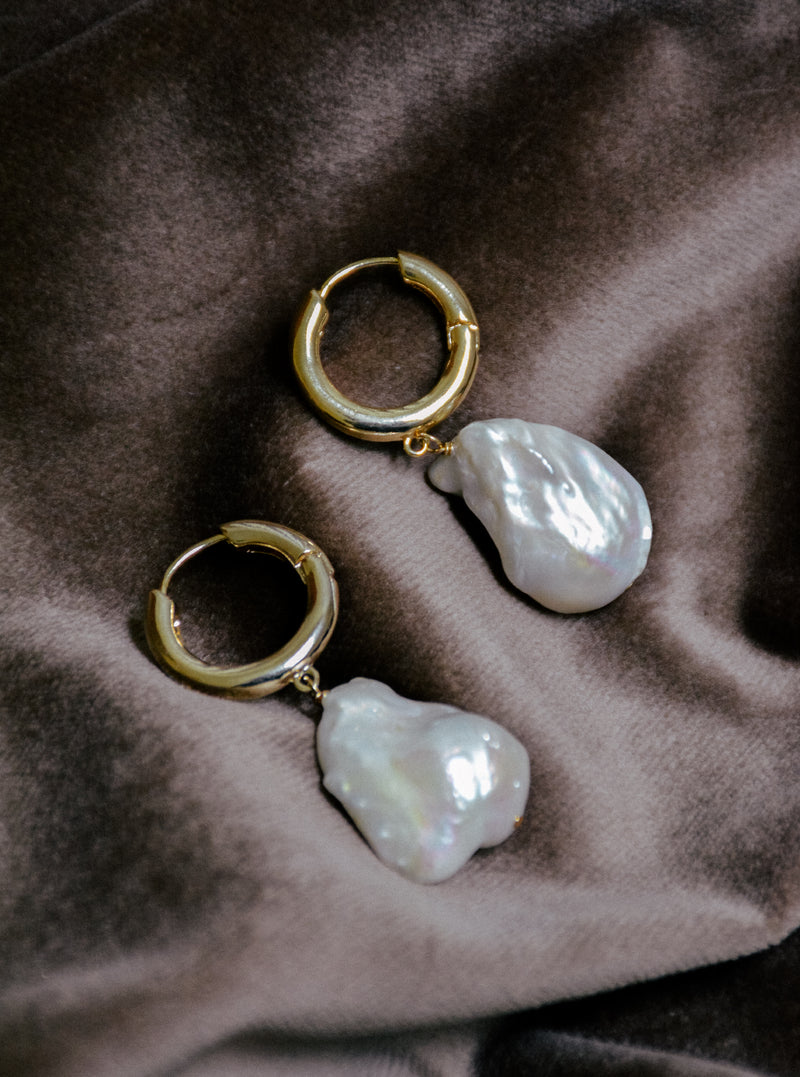 HARPER | Baroque Pearl Hoop Earrings - Noon on the Moon