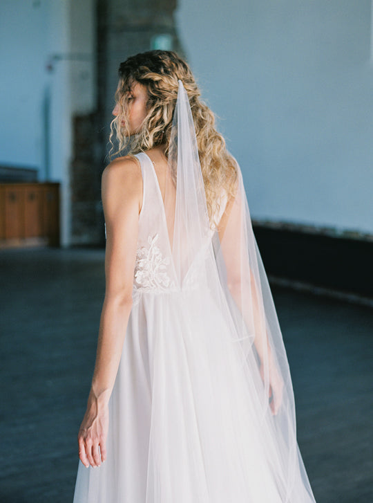 JADE draped veil