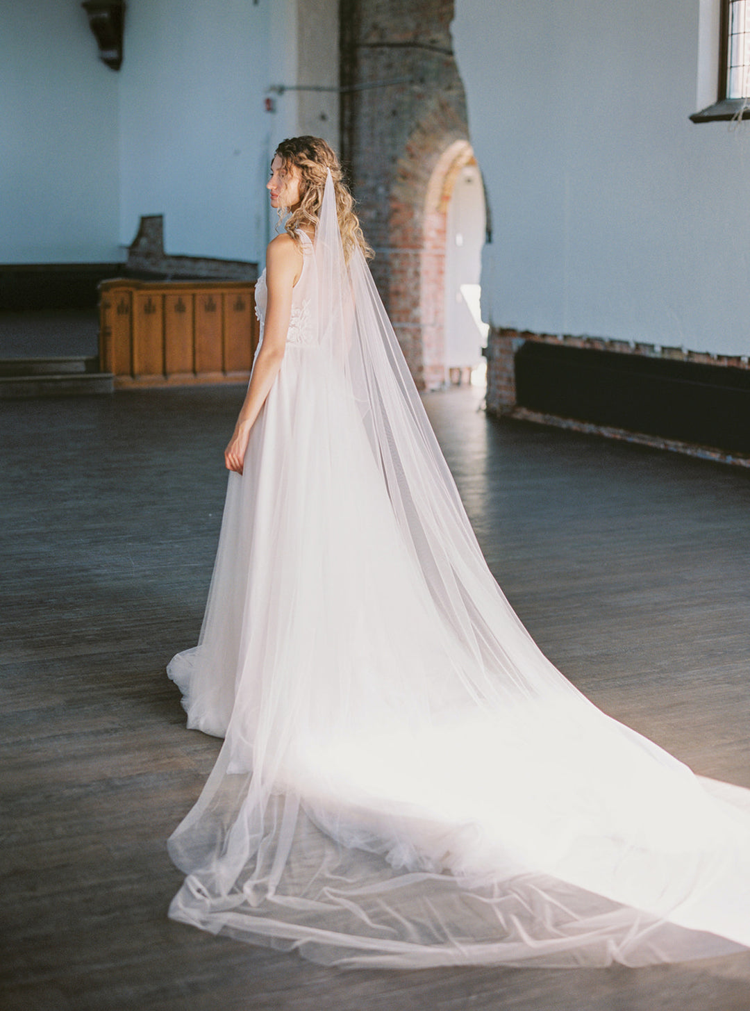 JADE draped veil