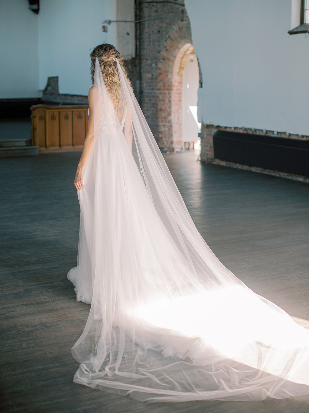 JADE draped veil