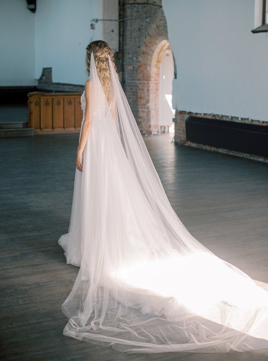 JADE draped veil