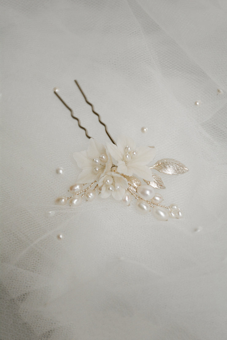 LILI | Floral Wedding Hair Pin