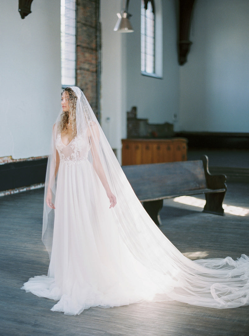MANON Juliet cape veil with lace