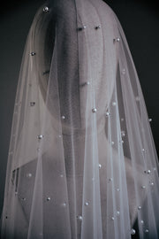 OPERA pearl veil