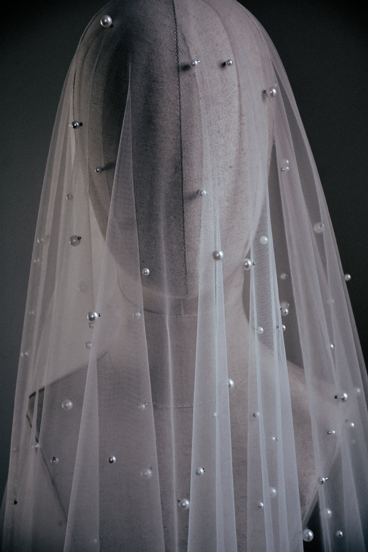 OPERA pearl veil