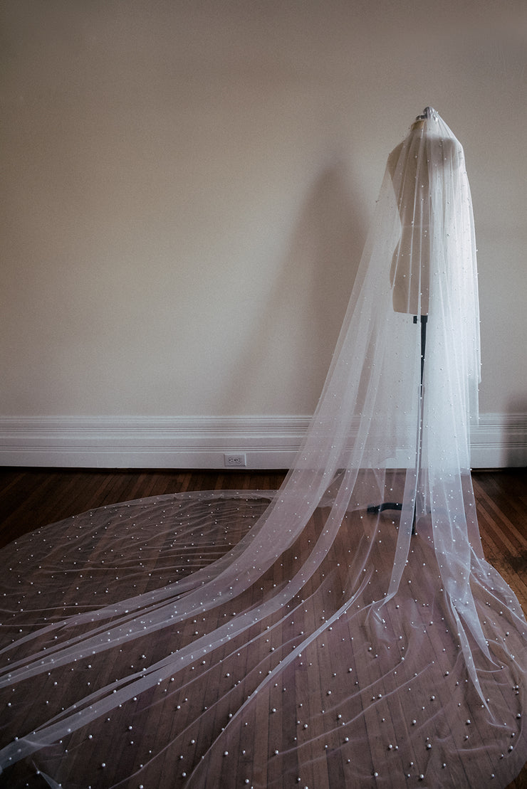 OPERA pearl veil
