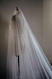 OPERA pearl veil