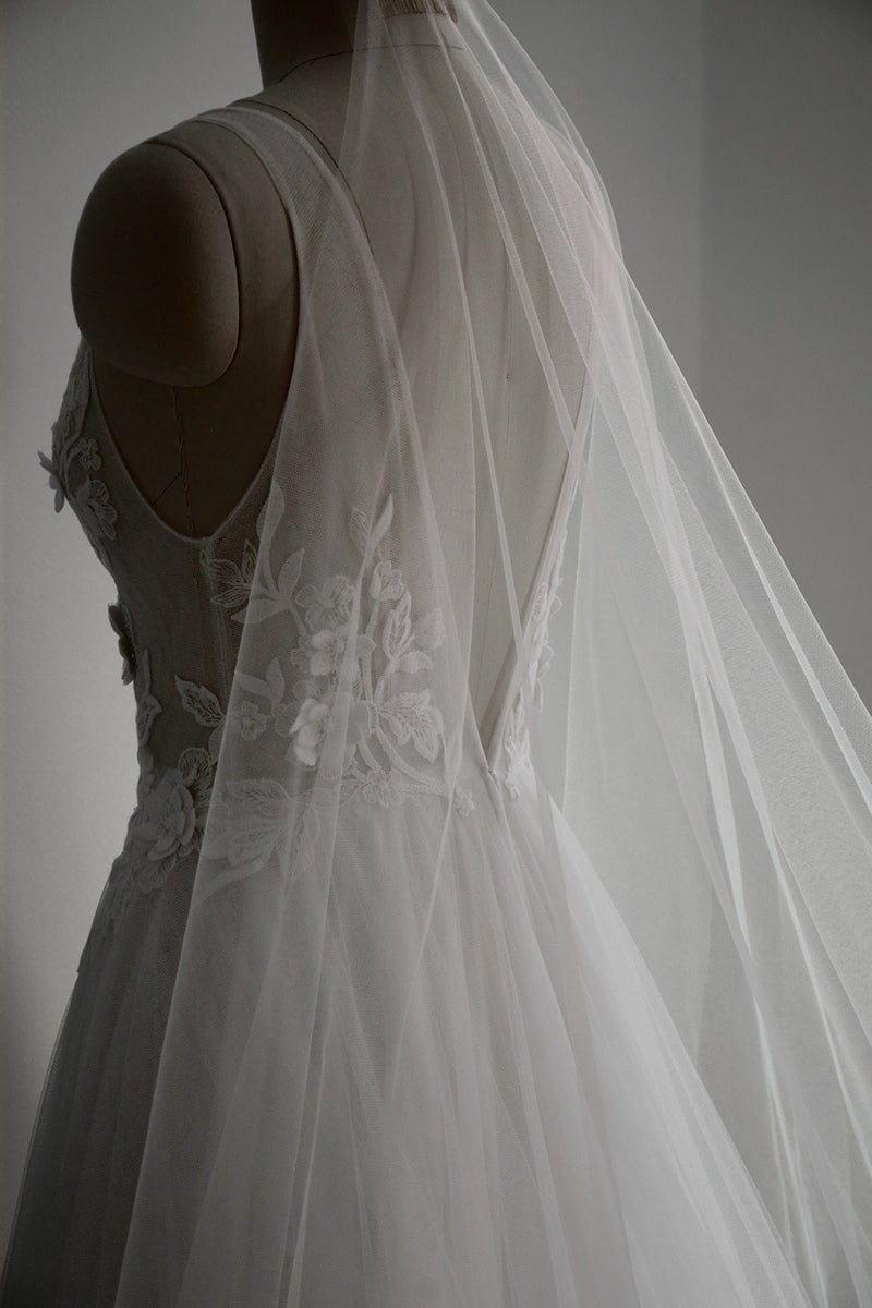 PAIGE ultra sheer wedding veil