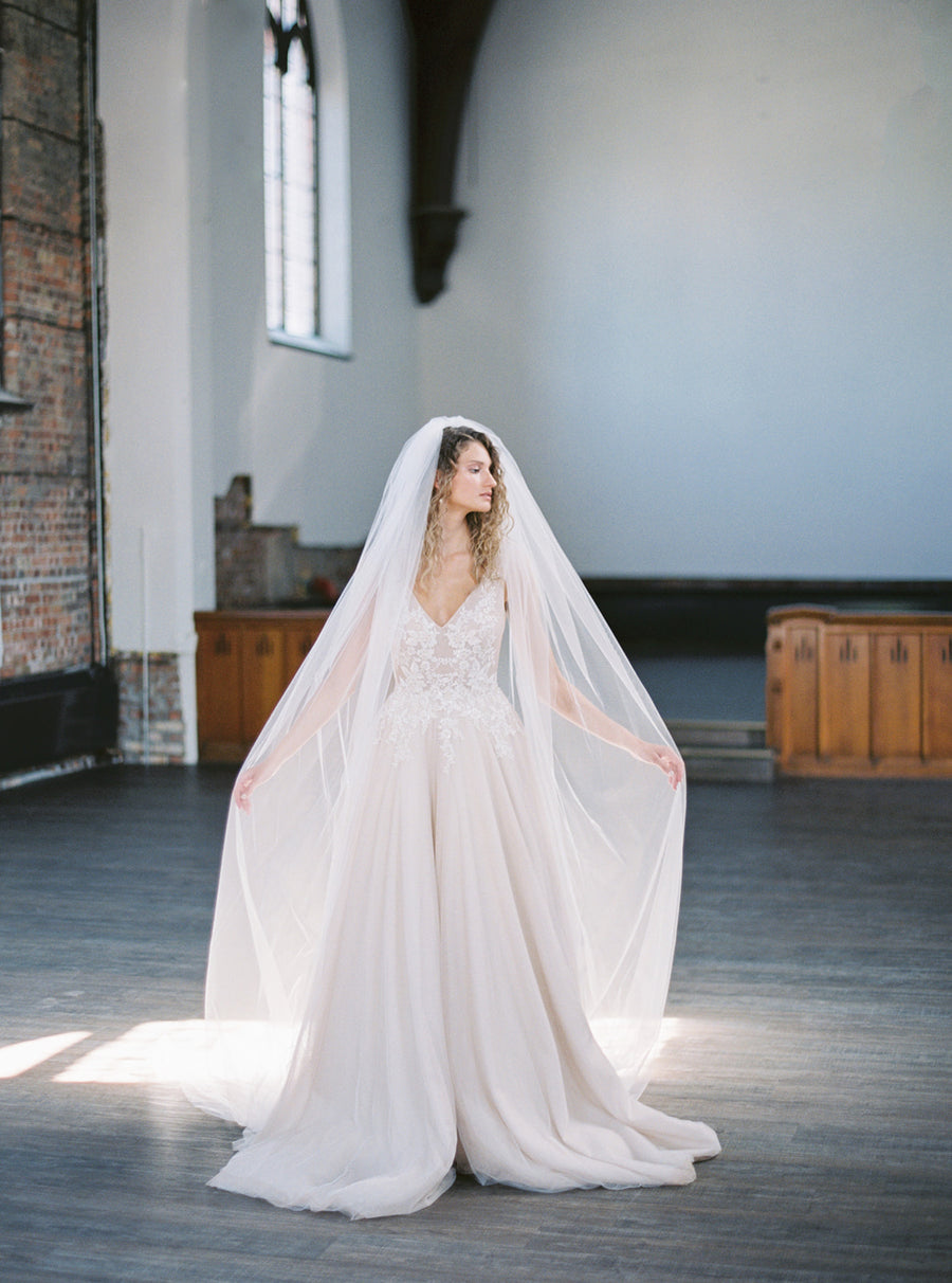 ROSANNA | Full Wedding Veil – Noon on the Moon