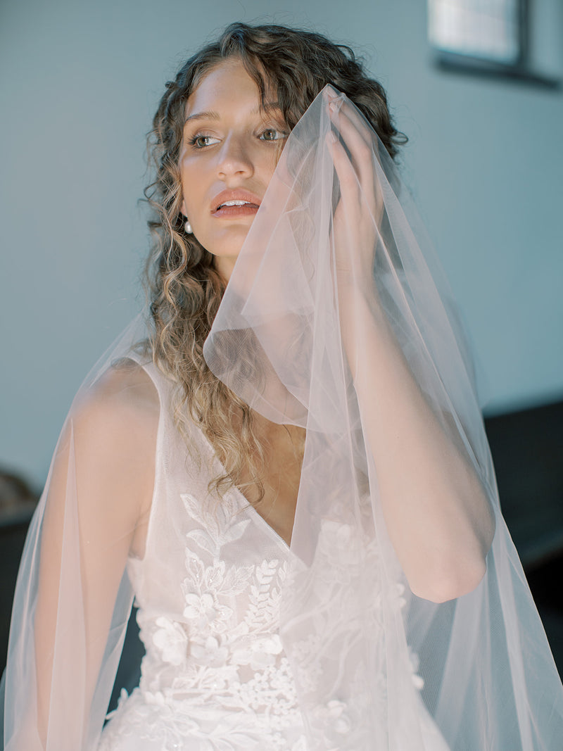 SALOME sheer bridal veil