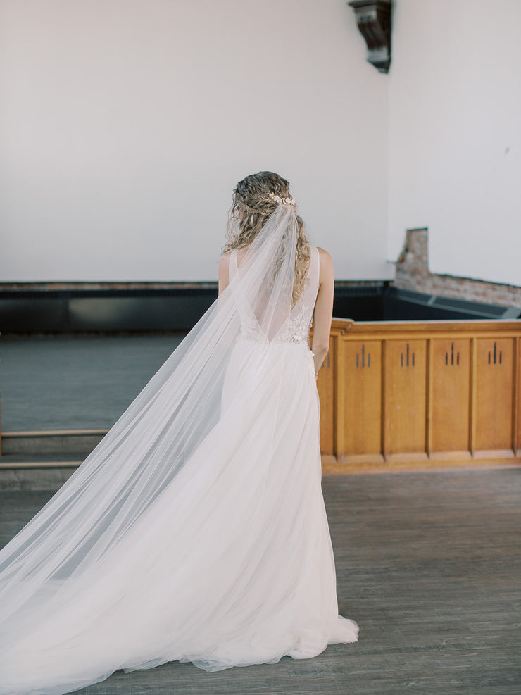 SALOME sheer bridal veil