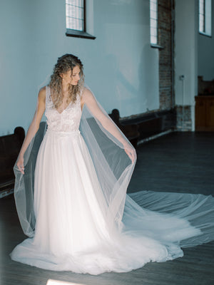 SALOME sheer bridal veil